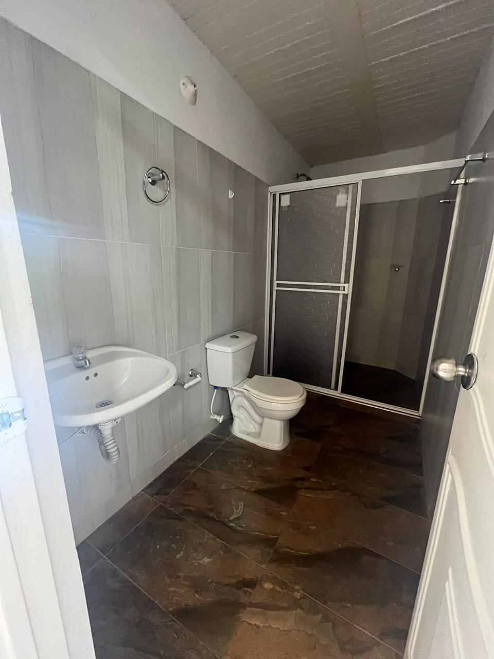 Venta de casa de dos pisos totalmente independientes en Rio Frío, Valle del Cauca - Imagen 5