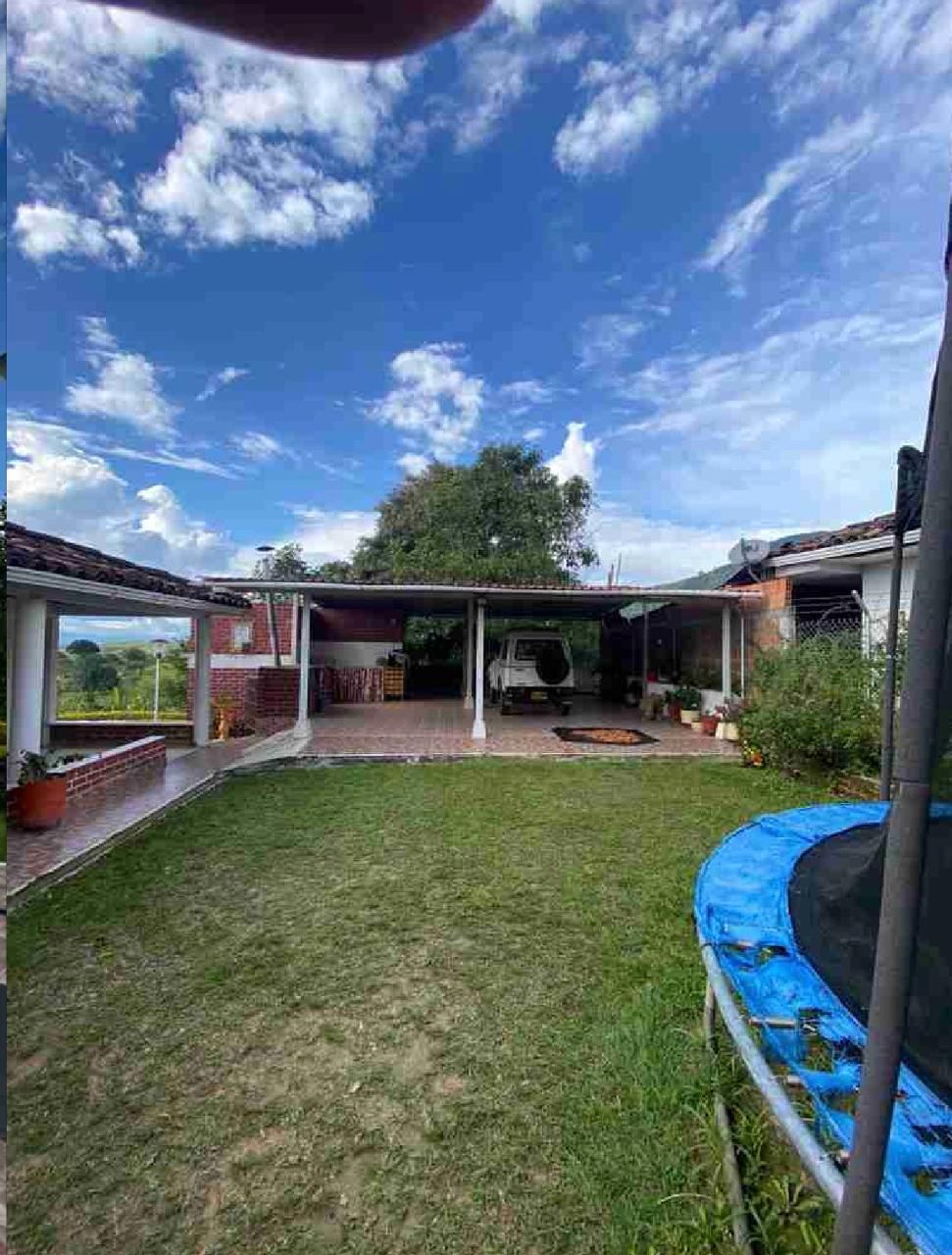 Venta de casa campestre en Tuluá Valle Corregimiento de La Iberia Area 5.273 Mt² - Imagen 2
