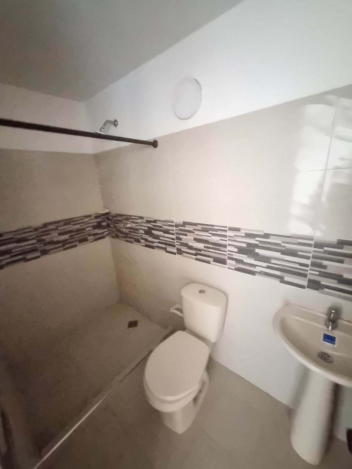🏡✨ **¡Apartamento en alquiler en el barrio 7 de Agosto – Piso 2, Tuluá!** ✨🏡 - Imagen 8