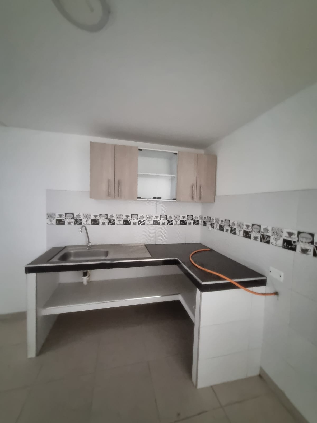 Alquiler apartamento barrio 7 de Agosto piso 3 - Imagen 3
