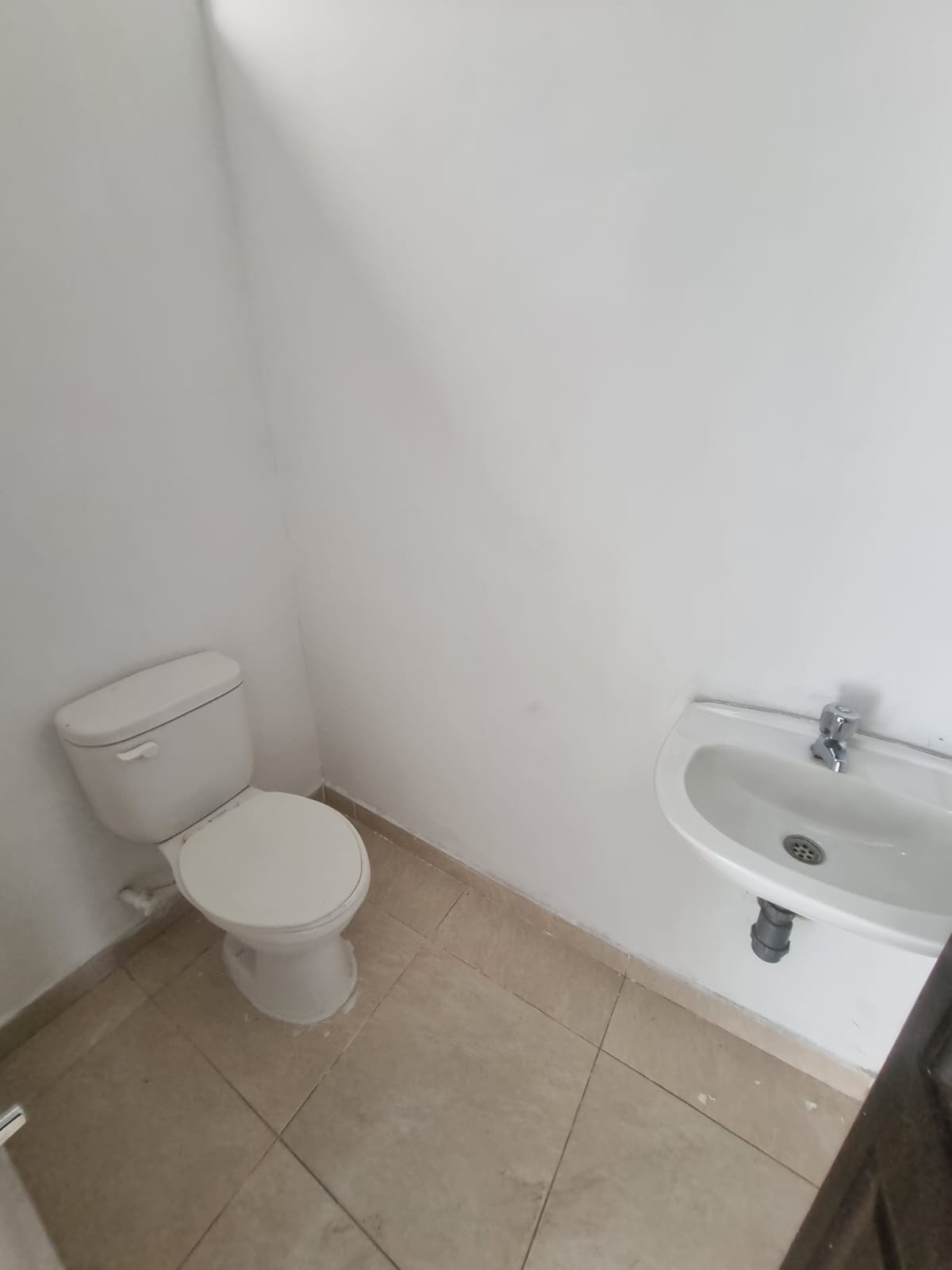 ¡Casa con local en alquiler en el barrio Tomás Uribe – Tuluá!* - Imagen 3