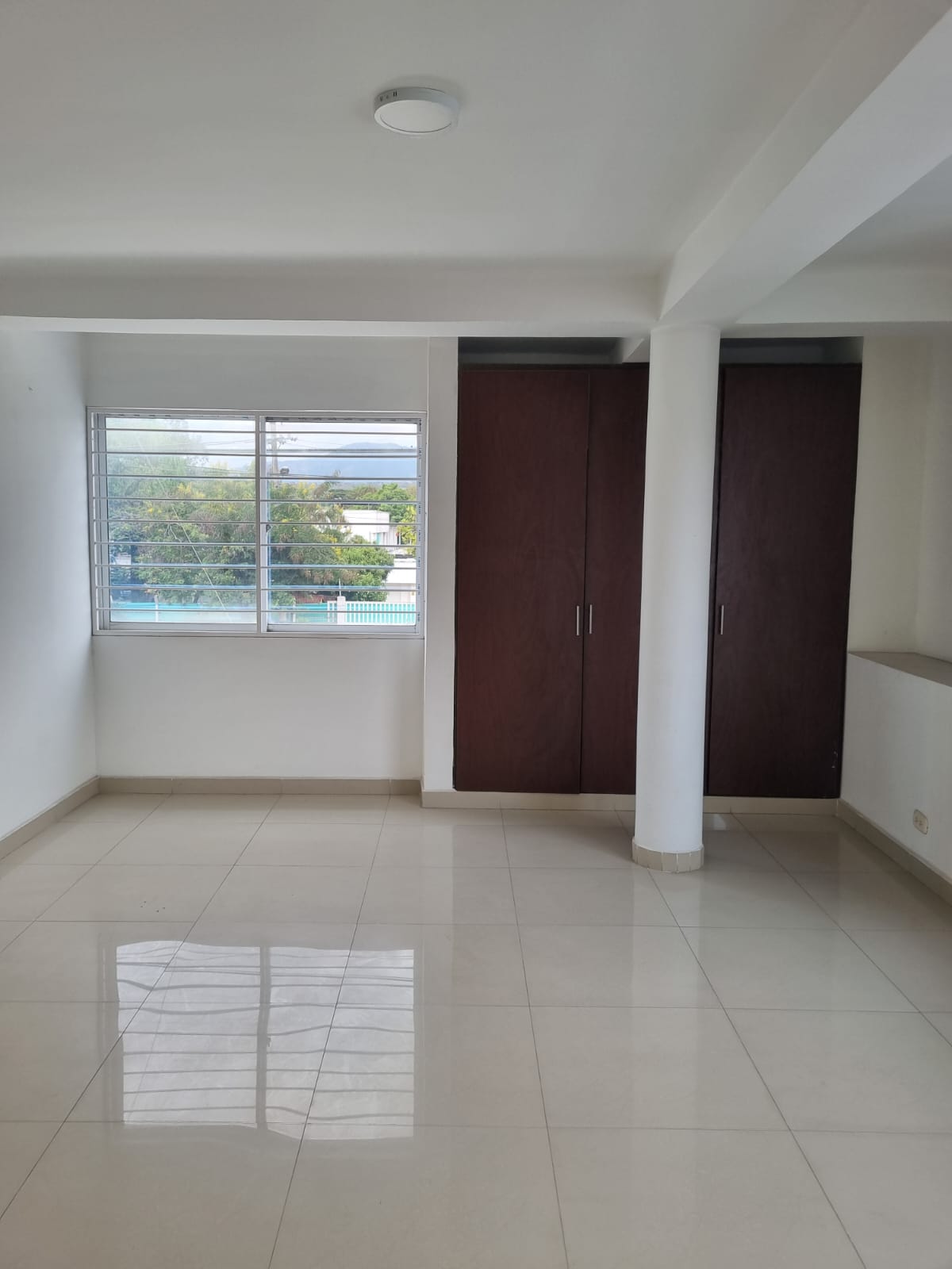 🏢✨ **APARTAESTUDIO U OFICINA EN ALQUILER – FRENTE A LA CLÍNICA MARÍA ÁNGEL** - Imagen 4