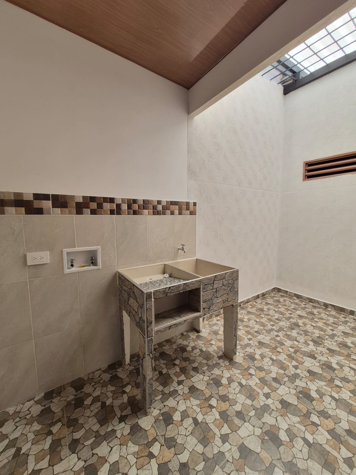 Apartaestudio en arriendo – Barrio Porvenir PISO 3 - Imagen 4
