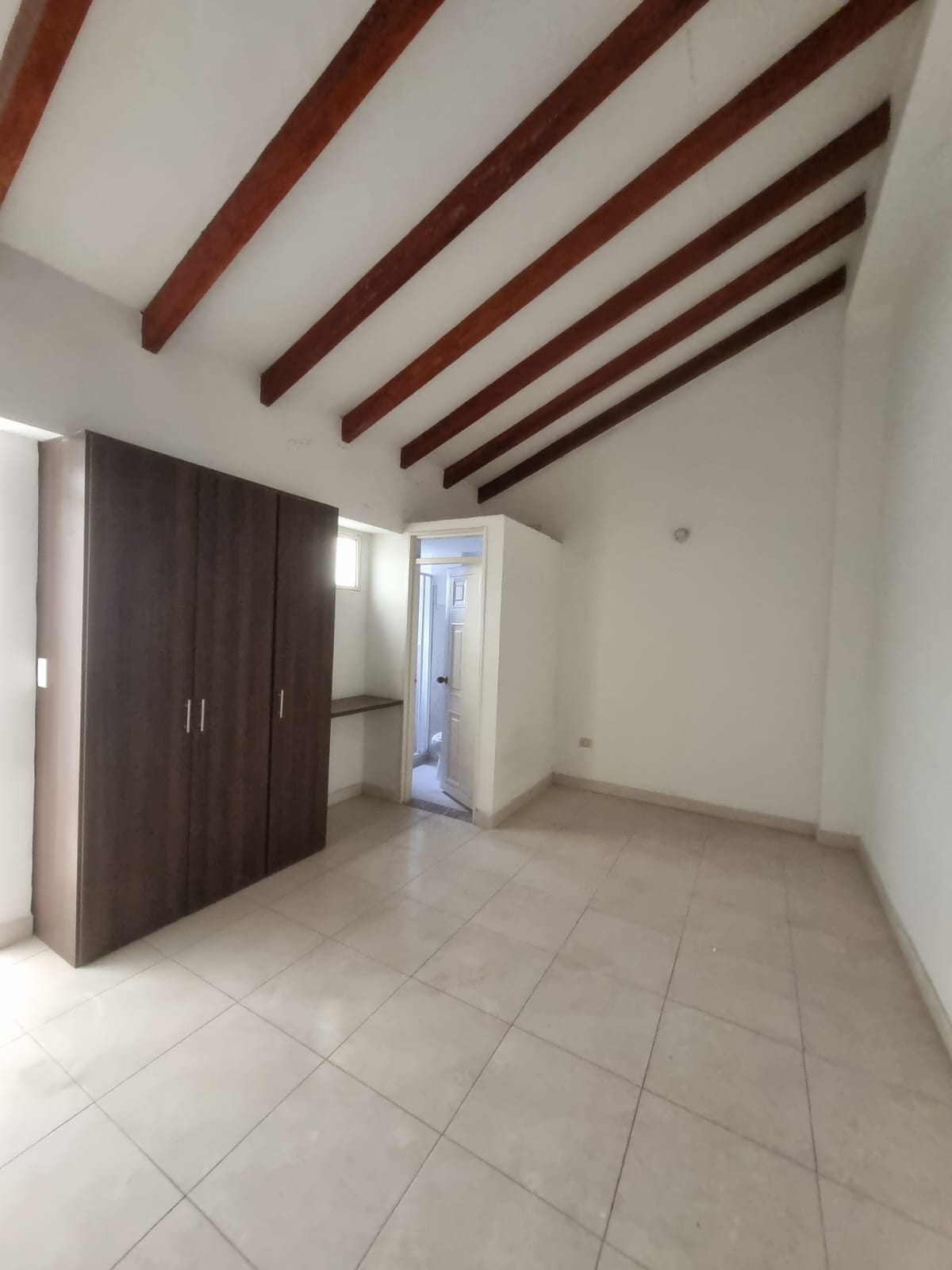 APARTAESTUDIO EN ARRIENDO – BARRIO SALESIANOS - Imagen 2