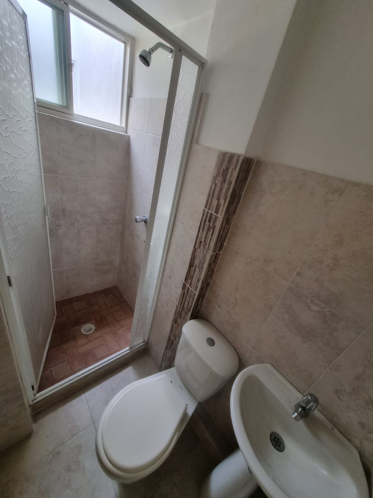 APARTAESTUDIO EN ARRIENDO – BARRIO SALESIANOS - Imagen 5