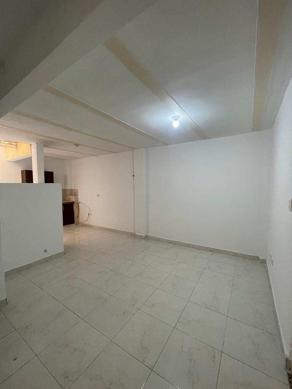 Alquiler de apartamento barrio Salesianos - Imagen 2
