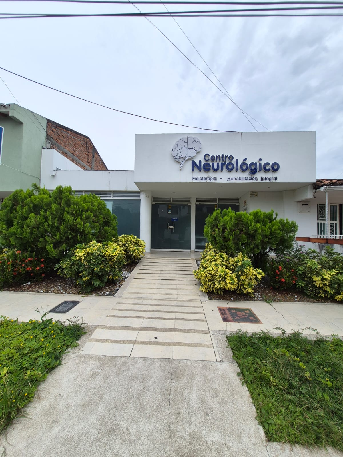 Arrendamiento en Tuluá Valle de consultorio y/o oficina sector salud.