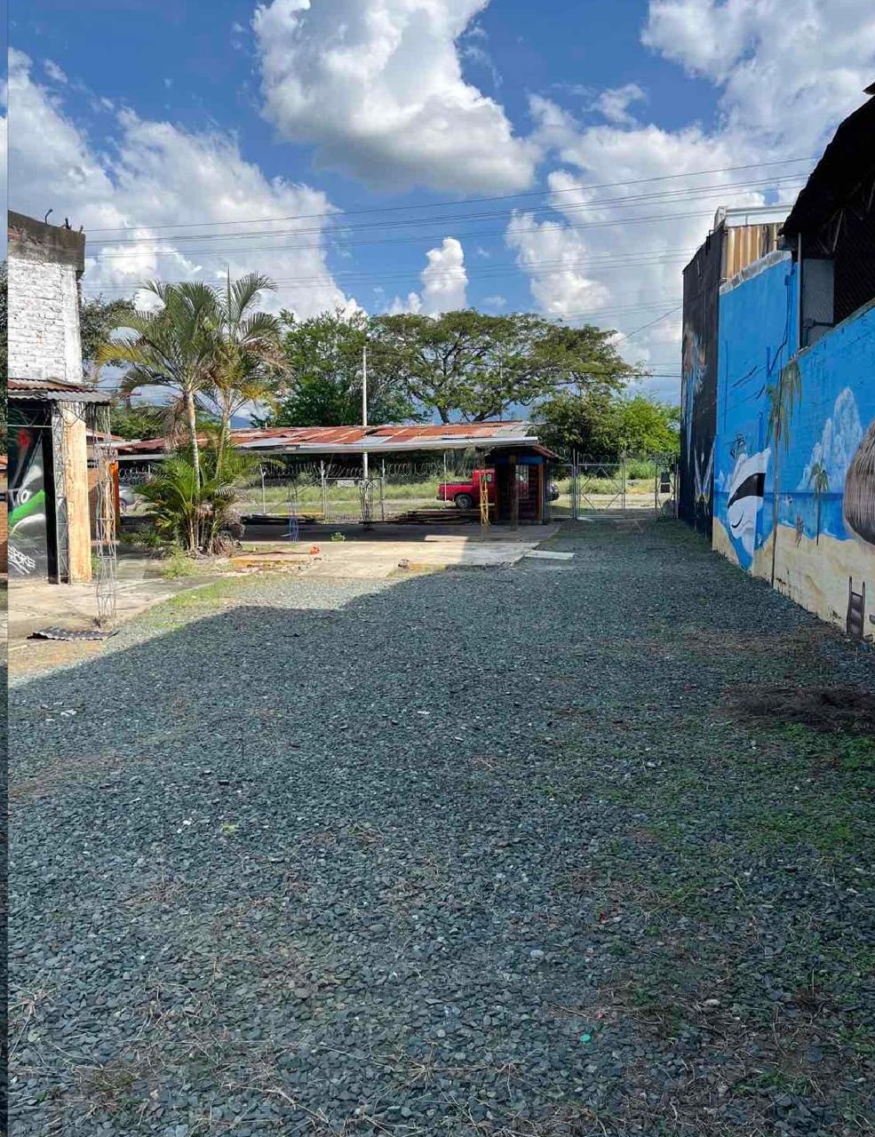 Venta de local o bodega comercial sobre la 40 de Tuluá valle
