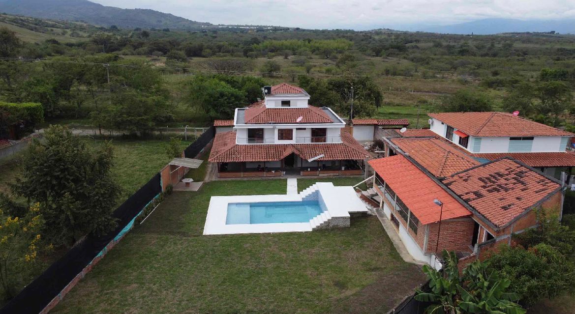 venta de casa campestre en Tuluá valle barrio la rivera