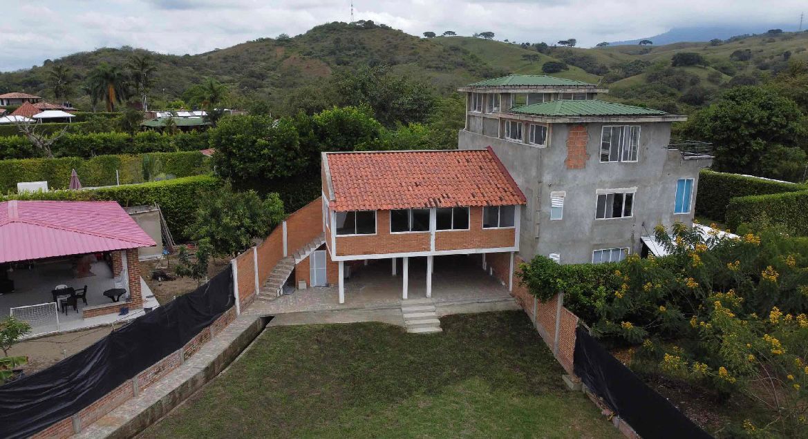 venta de casa campestre en Tuluá valle barrio la rivera - Imagen 2