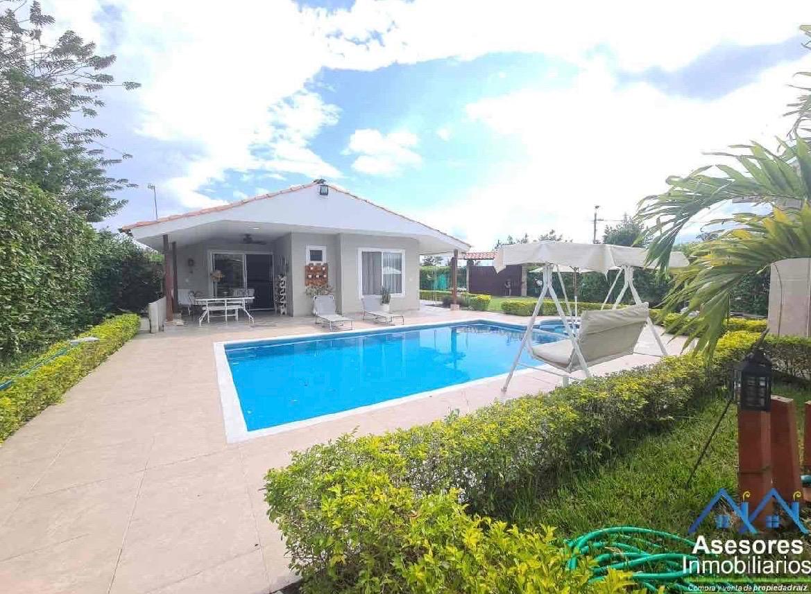 Venta de casa campestre en Tuluá valle corregimiento Sabaletas en conjunto cerrado