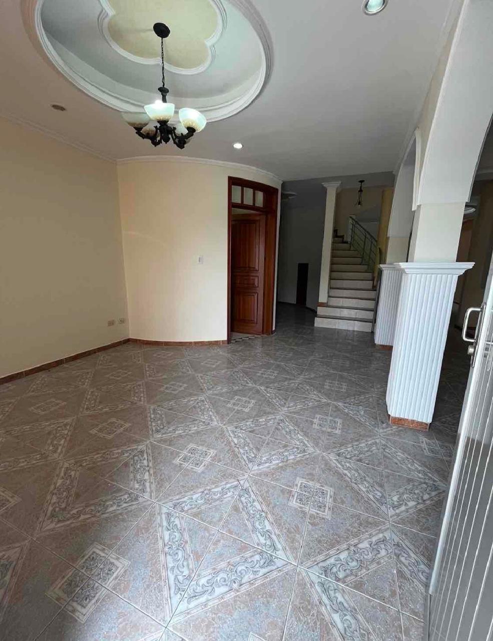 venta de casa Unifamiliar en Tuluá valle barrio el lago - Imagen 2