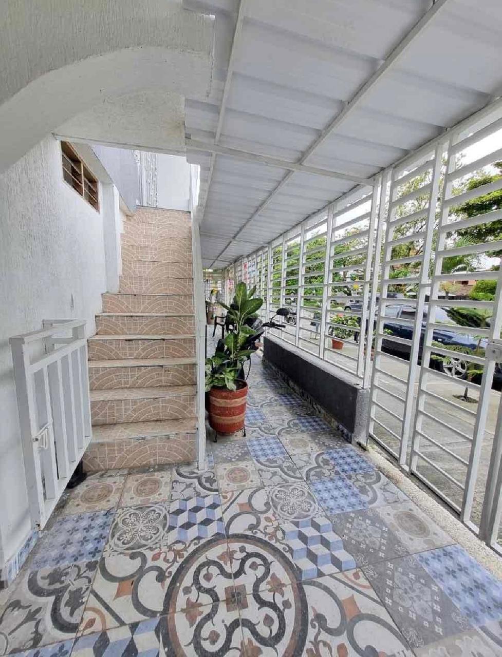 Venta de casa en Tuluá valle Multifamiliar 6 rentas barrio esperanza propiedae esquinera - Imagen 6