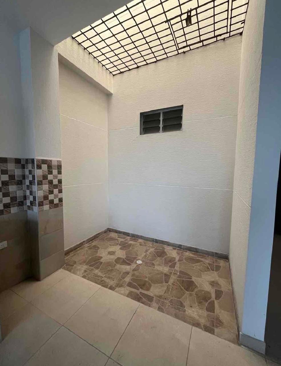 venta en Tuluá valle de dos apartamentos de tres habitaciones y bodega barrio centro - Imagen 5