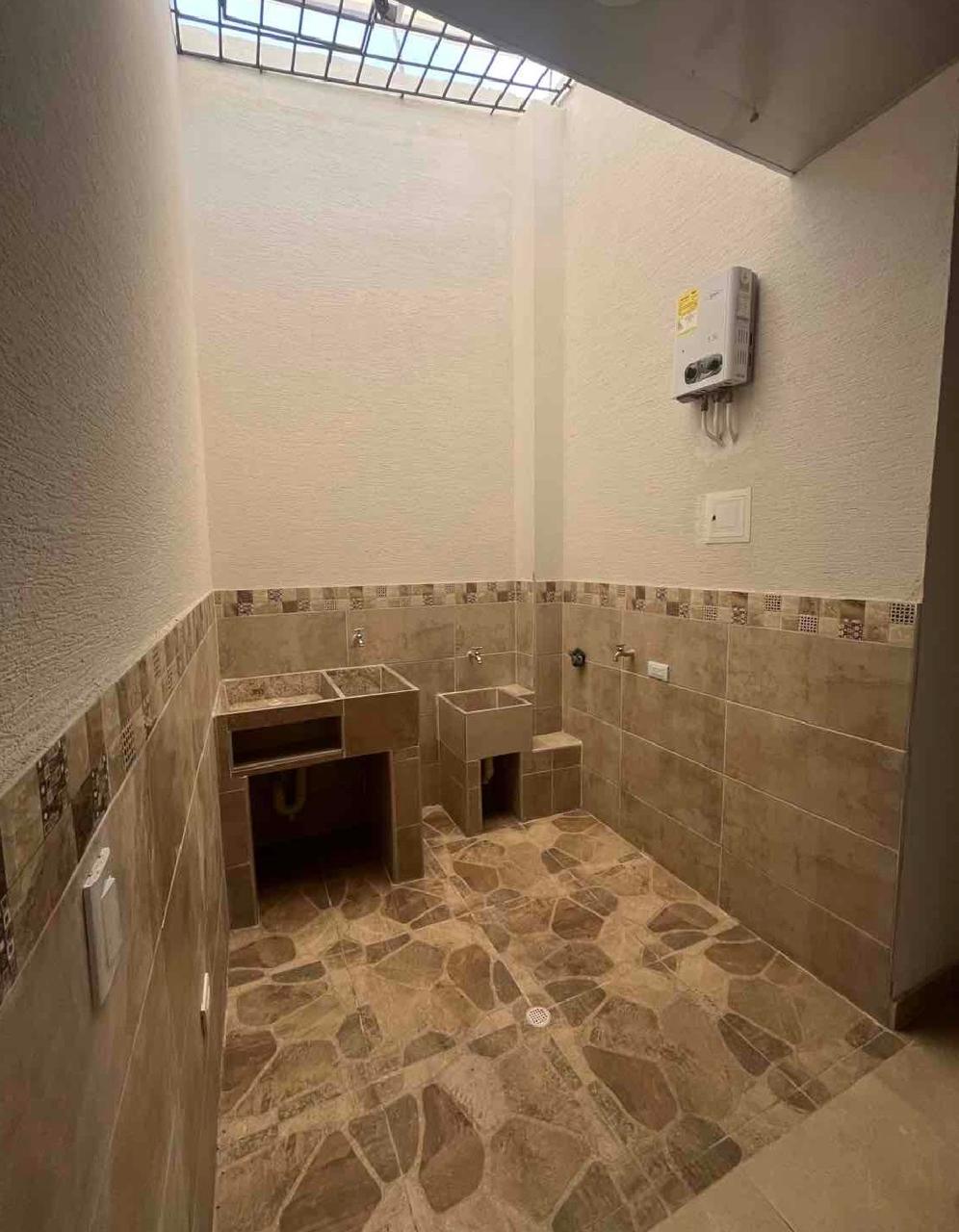 venta en Tuluá valle de dos apartamentos de tres habitaciones y bodega barrio centro - Imagen 18