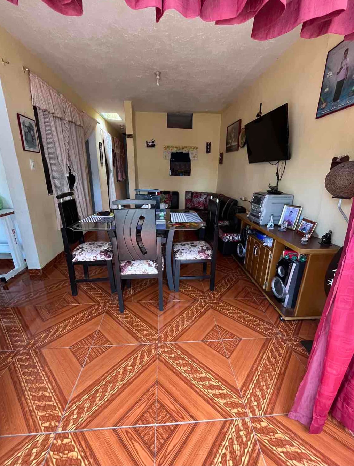 venta de casa Unifamiliar dos pisos más terraza en Tuluá valle barrio bosques de Maracaibo Call vehicular